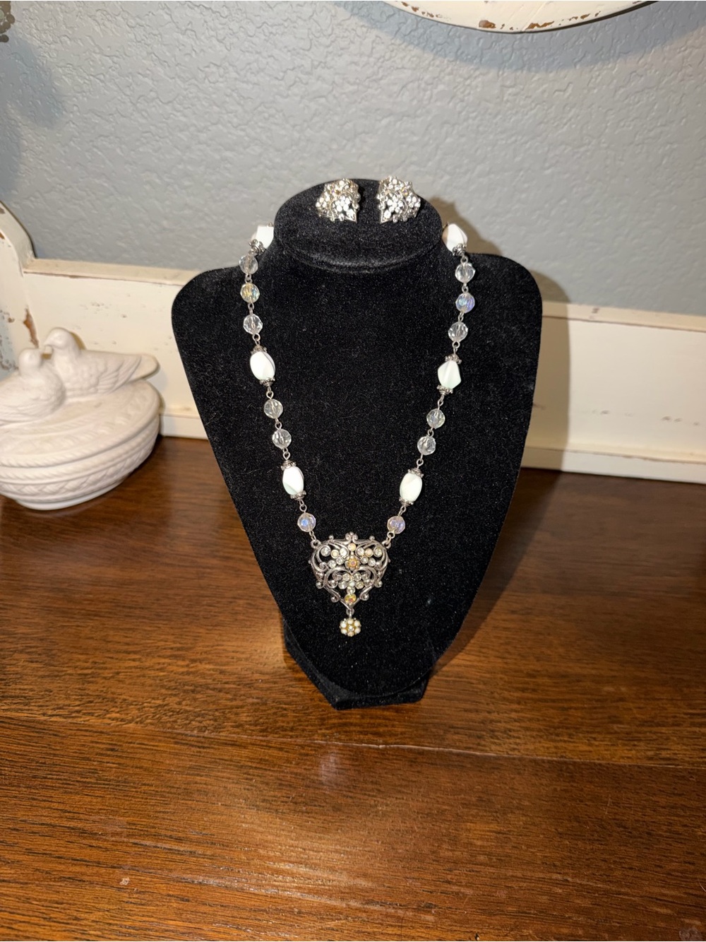 Vintage-Inspired Silver and White Pendant Necklace with Matching Earrings